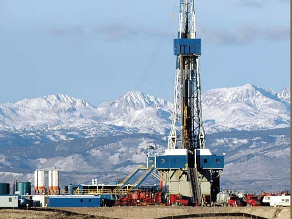 "Ökologischer Wahnsinn, der das Problem nicht lösen wird": Fracking-Anlage in Wyoming, USA. BILD: pd