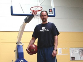 Bereits in der ersten Saison in Oldenburg in der Erfolgsspur: Headcoach Sebastian Machowski. FOTO: mno